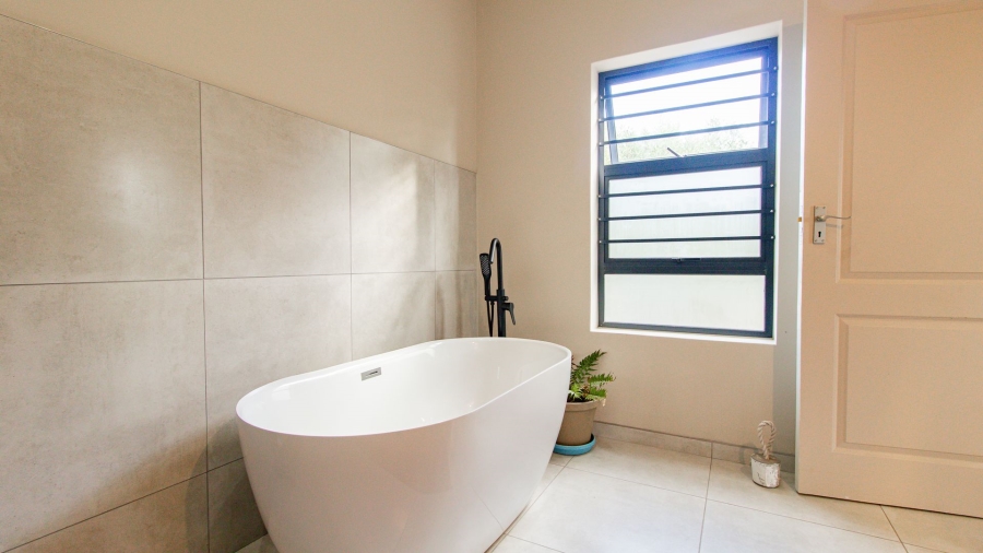9 Bedroom Property for Sale in Long Acres Country Estate Western Cape